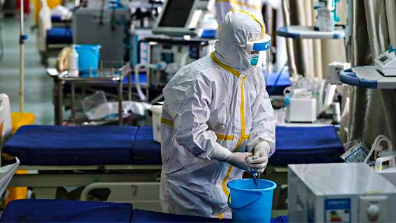 Власти Китая заявили, что политика «нулевой терпимости к коронавирусу» защитит страну от нового штамма