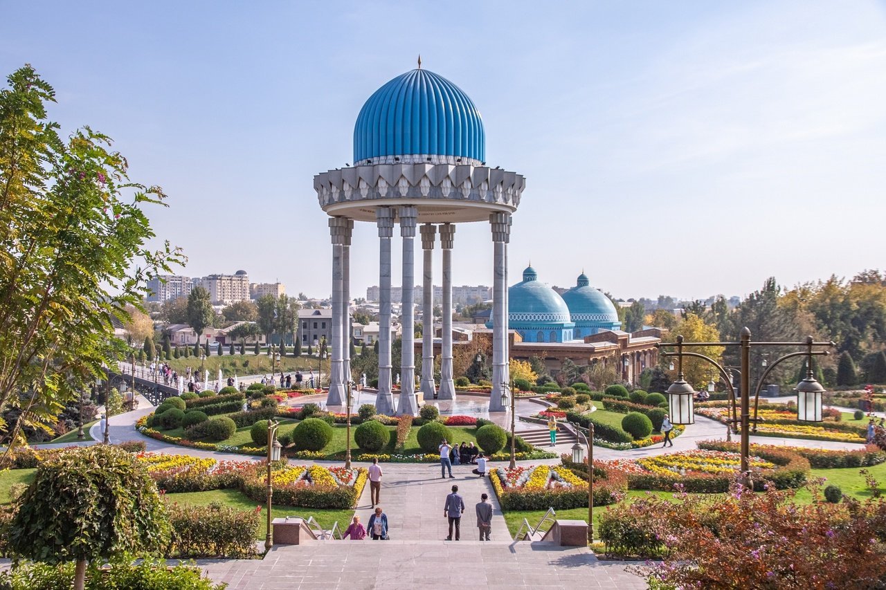 Многие туристы, завидев это место в Ташкенте, думают, что перед ними мечеть или какой-то парк