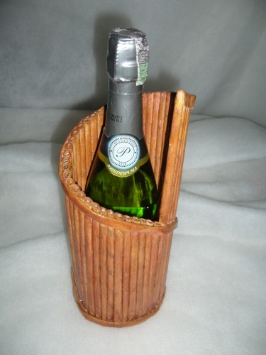 Плетение из газет - подставка для инной бутылки Плетение из газет - подставка для инной бутылки плетение из газет,своими руками,сделай сам