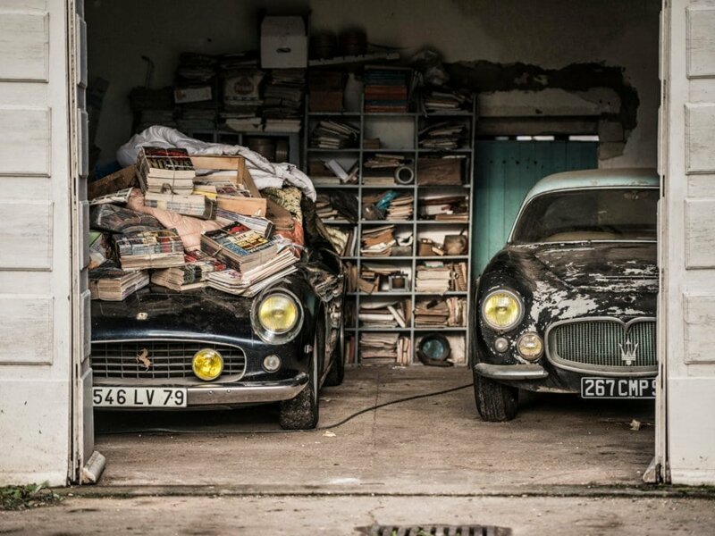 2. В 2015 году двое мужчин обнаружили в старом сарае во Франции несколько бесхозных классических автомобилей в мире, везение, жизнь, история, люди, находка, удача