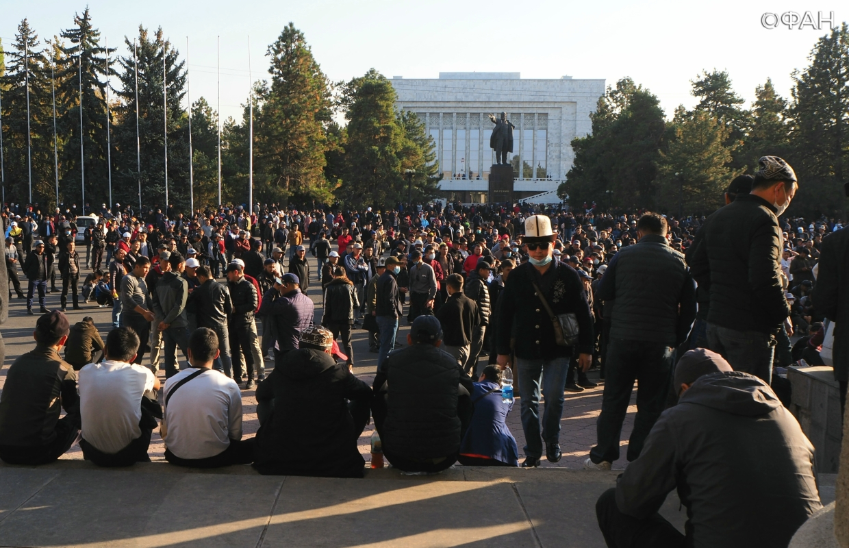 Противостояние в Киргизии началось в ночь на 5 октября после объявления предварительных результатов парламентских выборов