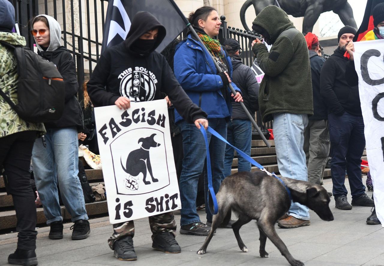 Украинизация Болгарии: вандалы атакуют советские памятники и поднимают голову неонацисты Украинизация Болгарии: вандалы атакуют советские памятники и поднимают голову неонацисты геополитика