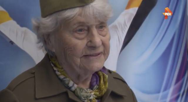 Трогательная 96-летняя бабушка-рекордсменка из Белгорода испытала себя в аэротрубе в Москве