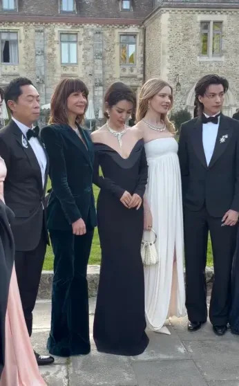 Наталья Водянова посетила гала-вечер ювелирного дома Водянова, Наталья, Марсо, Наташа, Сибасаки, Канавут, ChaumetПоказ, Вествик, супермодель, ювелирного, Париже, начала, сыном, встречаться, звезда, миллиардера, одного, самых, подиумов, аббатстве