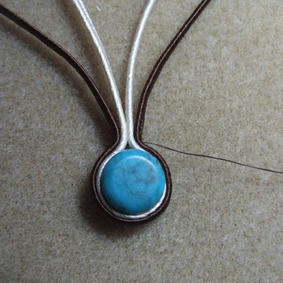 Сутажная вышивка - вид вышивания не только для одежды, но и для создания укпашений. МК в фото и видео