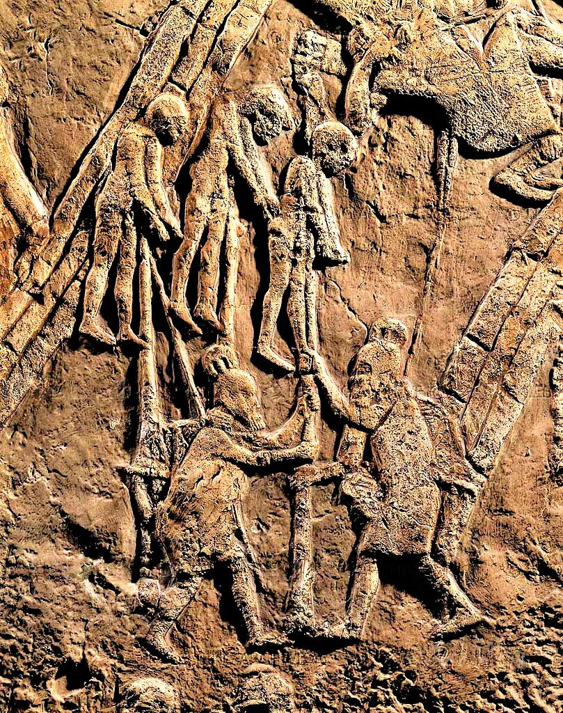 Казнь защитников крепости. Ассирийский рельеф, фрагмент