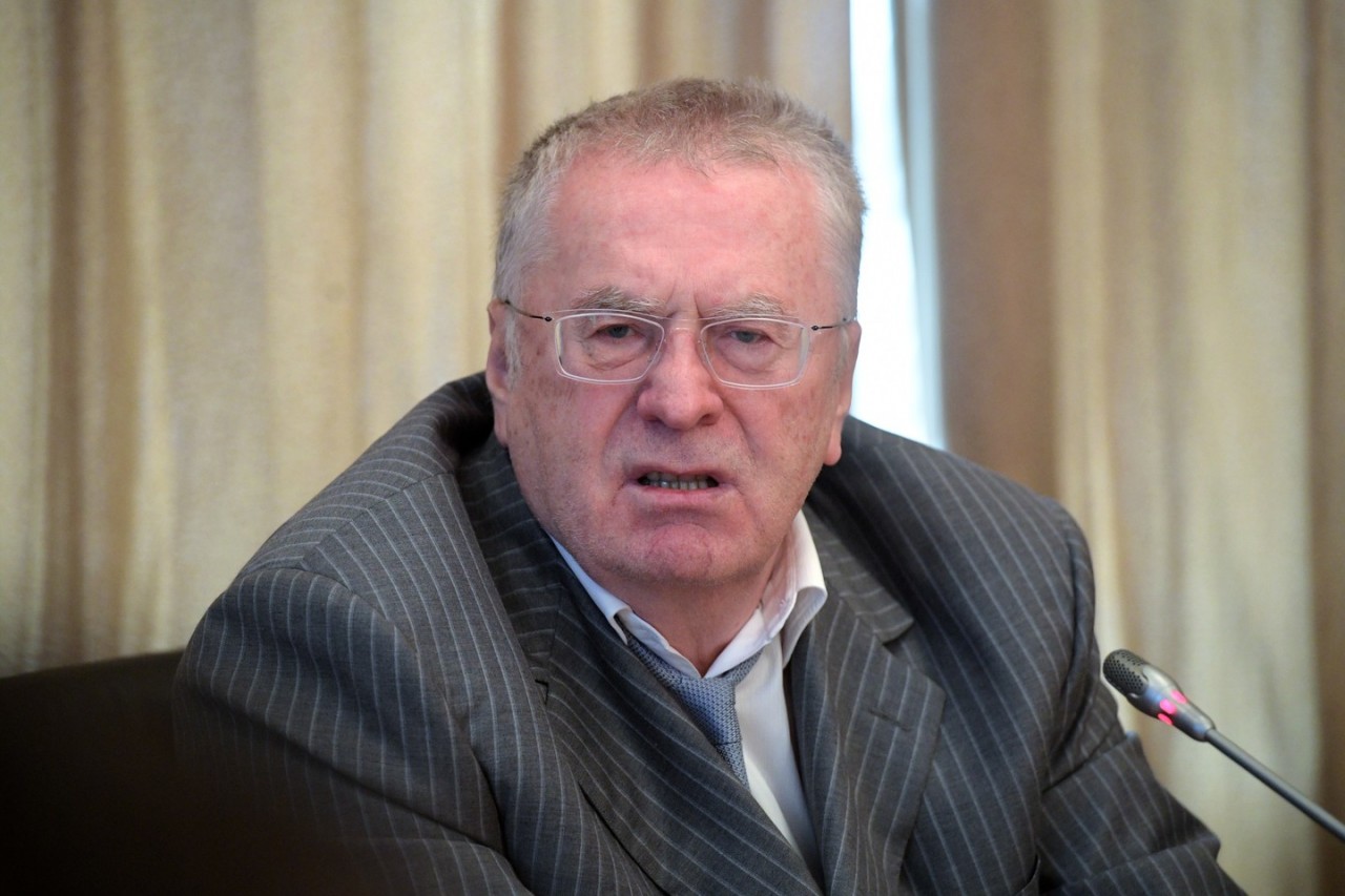 Жириновский заявил, что "Ирония судьбы" воспитывает культ пьянства