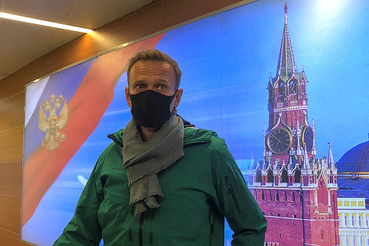 Овальный рейс: Посадка оппозиционера Алексея Навального пошла не по плану