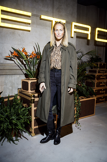 Светские выходные в Москве: Ксения Собчак, Виктория Лопырева, Альбина Джанабаева на показах, Монеточка — в кино Светские выходные в Москве: Ксения Собчак, Виктория Лопырева, Альбина Джанабаева на показах, Монеточка — в кино Светская жизнь