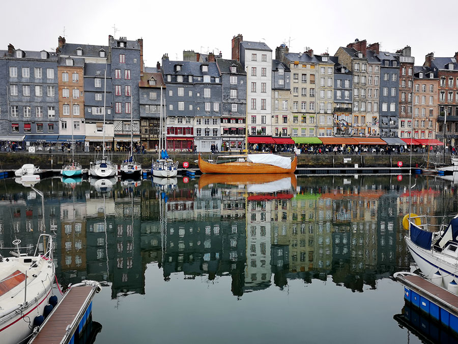 Онфлёр (Honfleur) – один из самых красивых городов Нормандии