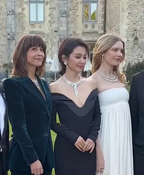 Наталья Водянова посетила гала-вечер ювелирного дома Водянова, Наталья, Марсо, Наташа, Сибасаки, Канавут, ChaumetПоказ, Вествик, супермодель, ювелирного, Париже, начала, сыном, встречаться, звезда, миллиардера, одного, самых, подиумов, аббатстве