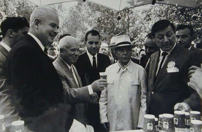 Поездка Хрущева в США была наполнена курьезами и приключениями. /Фото: blogspot.com