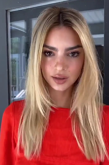 Эмили Ратажковски впервые стала блондинкой Эмили Ратажковски впервые стала блондинкой Было/Стало