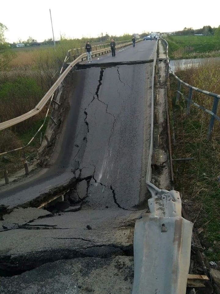 «Усталость» украинских мостов...от украинцев?