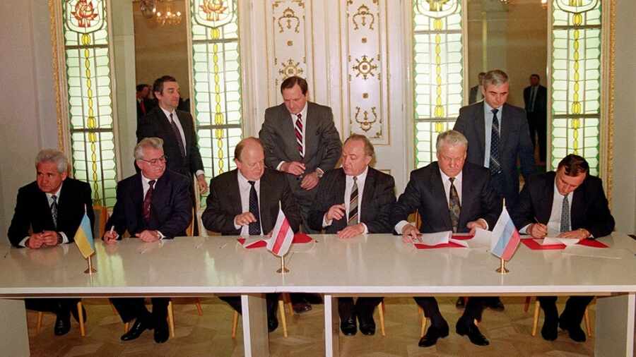 Россия и Белоруссия: 30 лет неопределенности