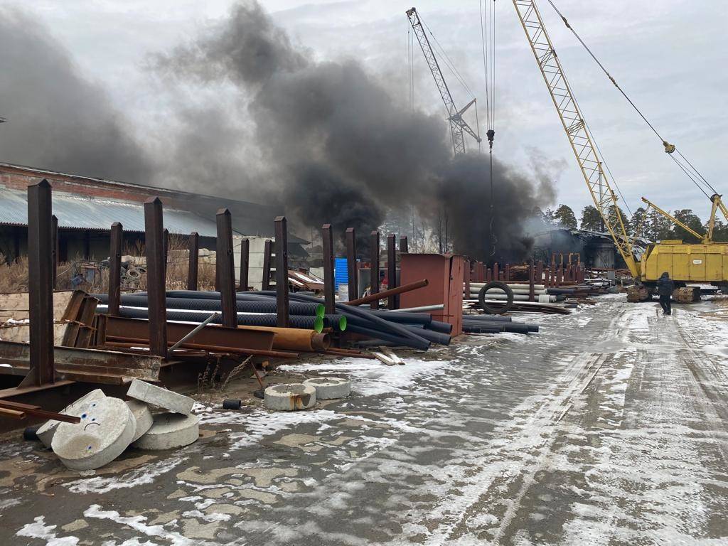 Новости екатеринбурга пожар. АПЛ Екатеринбург пожар. ЕКБ взорван.