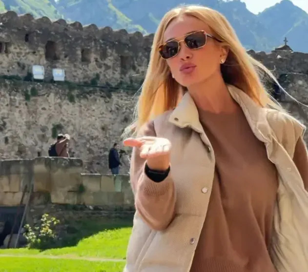 Париж, Стамбул, Афины: куда Виктория Лопырёва, Дарья Клюкина, Юлианна Караулова и другие звёзды улетели из холодной Москвы ИваковаМария, Караулова, которая, вместе, ДергилёваВалерия, КлюкинаДарья, женой, ЛопырёваВиктория, отдыхает, Париже, Ивакова, отправилась, Мария, также, сыном, Александра, несколько, Куртова, мужем, Лопырёва