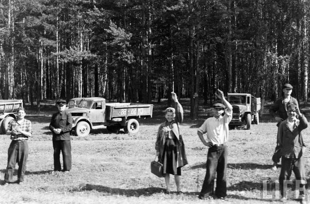 1959 год. Ричард Никсон проехал с визитом по деревням нашей Сибири Дальние дали