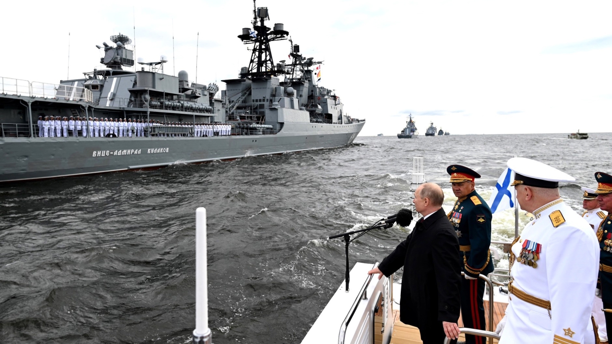 Баранец назвал «вонючими» российских и зарубежных критиков Дня ВМФ Общество