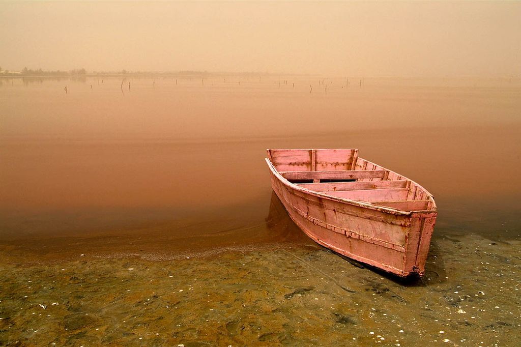 Красное озеро Натрон (Lake Natron)