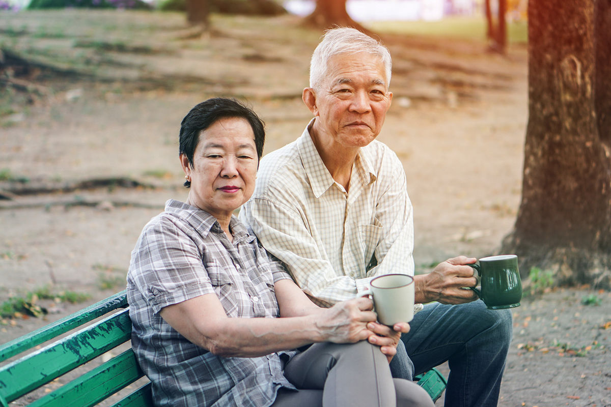 Пожилые азиаты. Японские долгожители. Пожилые японцы. Пенсионеры в Японии. Японский старик.