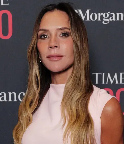 Виктория Бекхэм вышла в свет и рассказала, как справляется с 