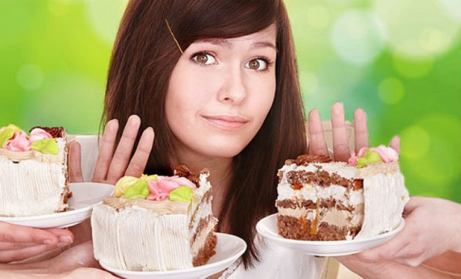 Отказываемся от сладкого: диетологи назвали верный способ