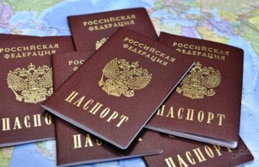 Паспорта Донбассу — восемь плюсов для России. Колонка Николая Старикова