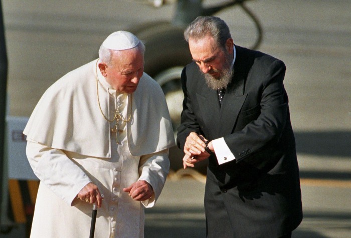 Ватикану пришлось оправдываться за встречу с "отлученным". / Фото: www.tgstat.ru