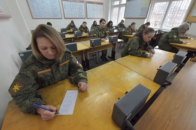 В Китае поразились внешности женщин-военнослужащих армии России