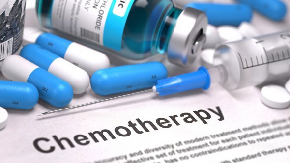 Врачи используют химиотерапию либо в качестве лечения первой линии, либо в сочетании с другими, например хирургическим вмешательством.