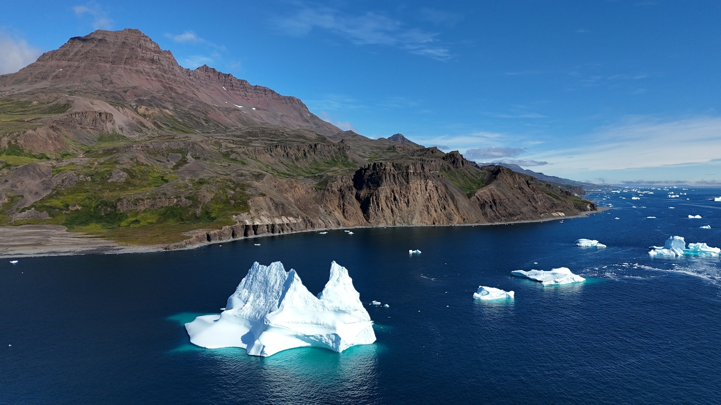 Сейф Земли: какие полезные ископаемые скрыты подо льдом Гренландии Гренландии, ресурсы, делает, Илимауссак, деятельности, вулканической, редкоземельных, древней, породы, югозападе, результат, около, острова, Например, создало, обширные, осадочные, назад, Гренландия, океана