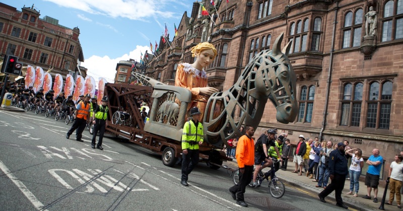 Как проходит фестиваль в честь леди Годивы 