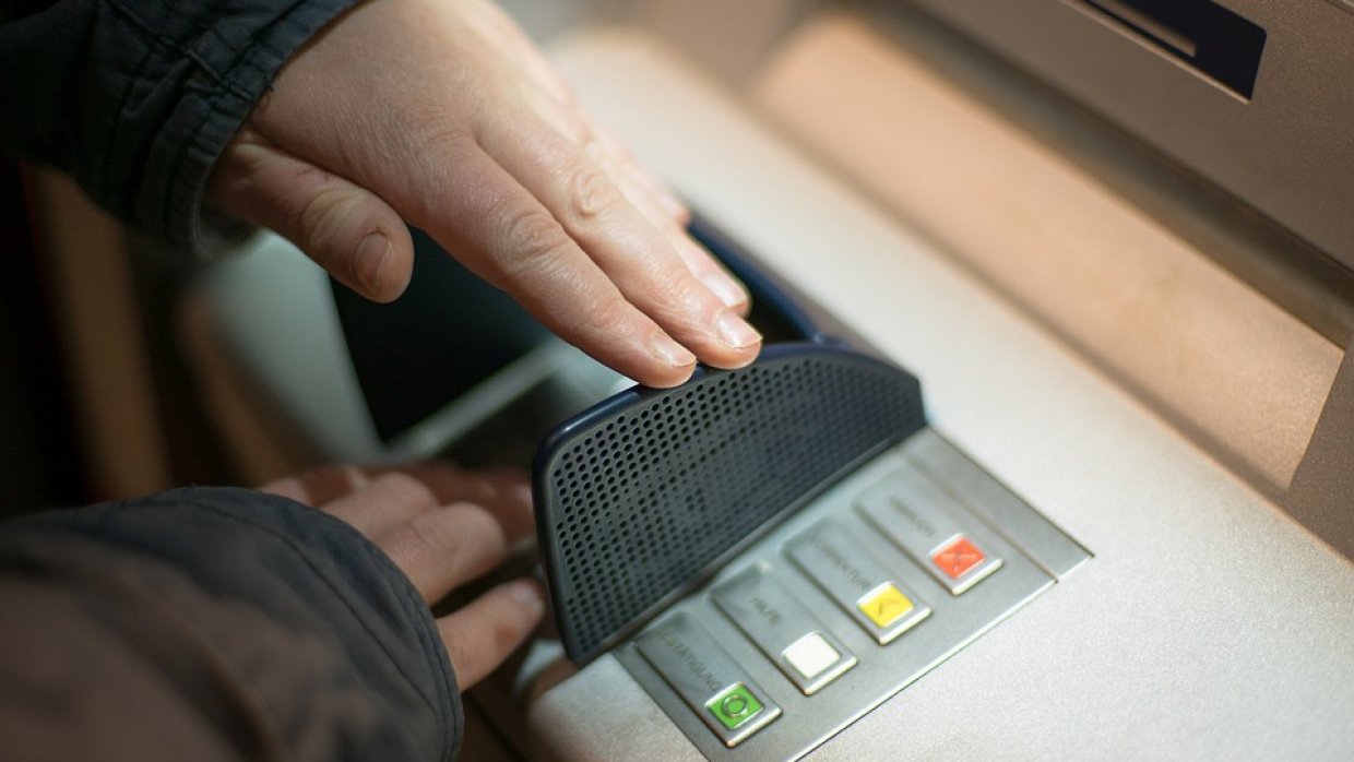 «Рокетбанк» и «Открытие» сообщили о проблемах с банковскими картами