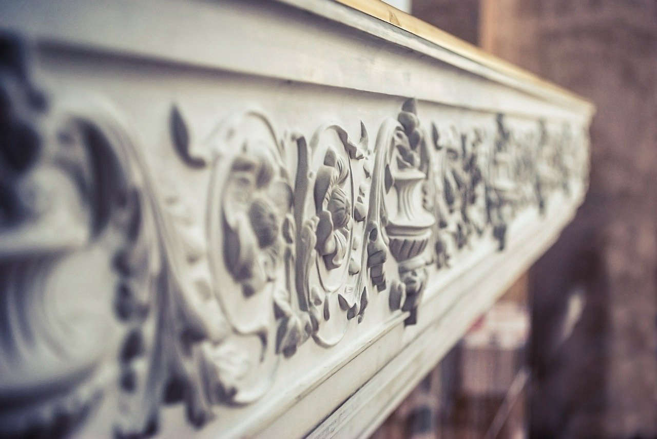 Кусок фасада здания обвалился на Гаванской улице в Петербурге