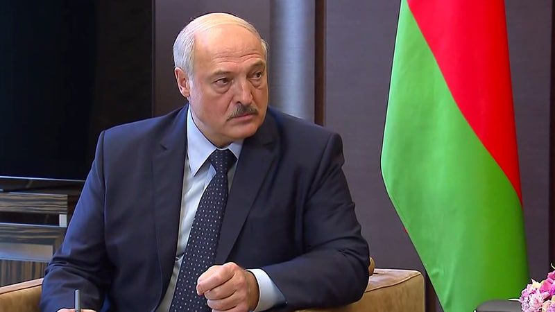 Лукашенко заявил о личном контроле над всеми решениями в Белоруссии Политика