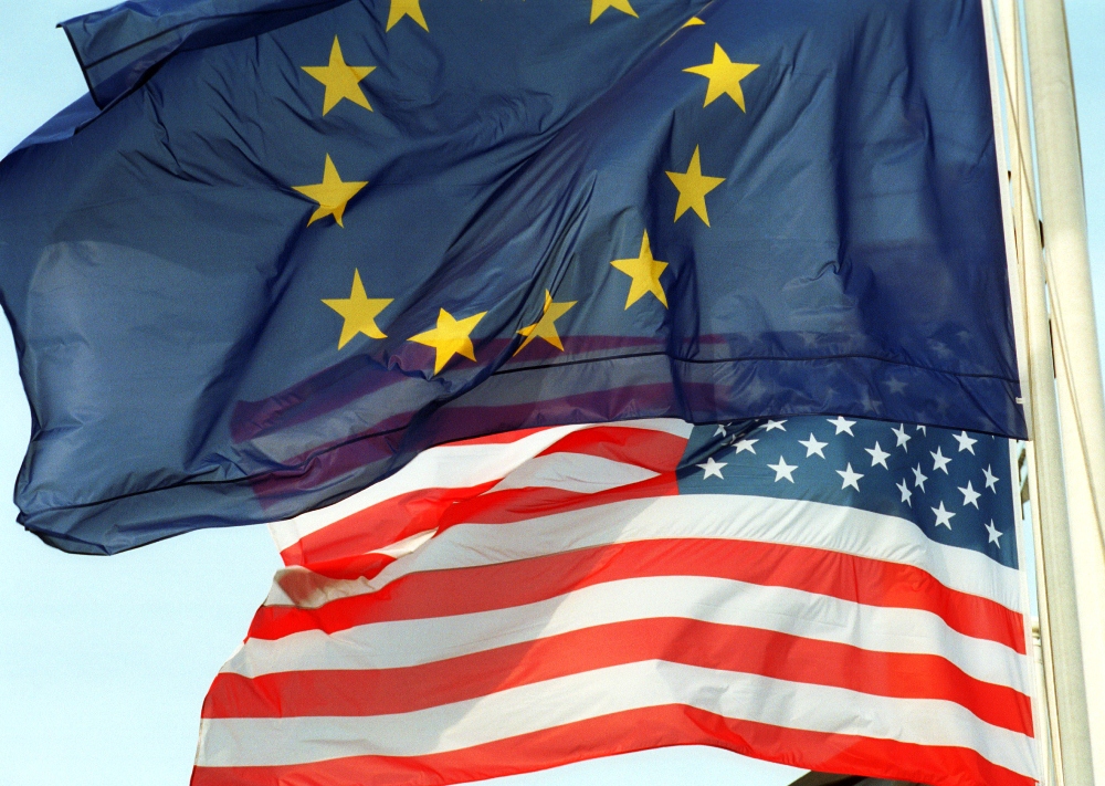 Живет америка с европой. США В европейском Союзе. Евросоюз и США. США И Европа. ЕС против США.