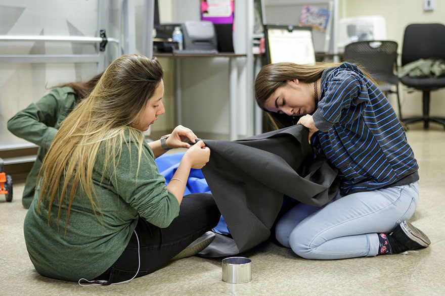 solar-powered-tent-invention-homeless-teen-girls-20