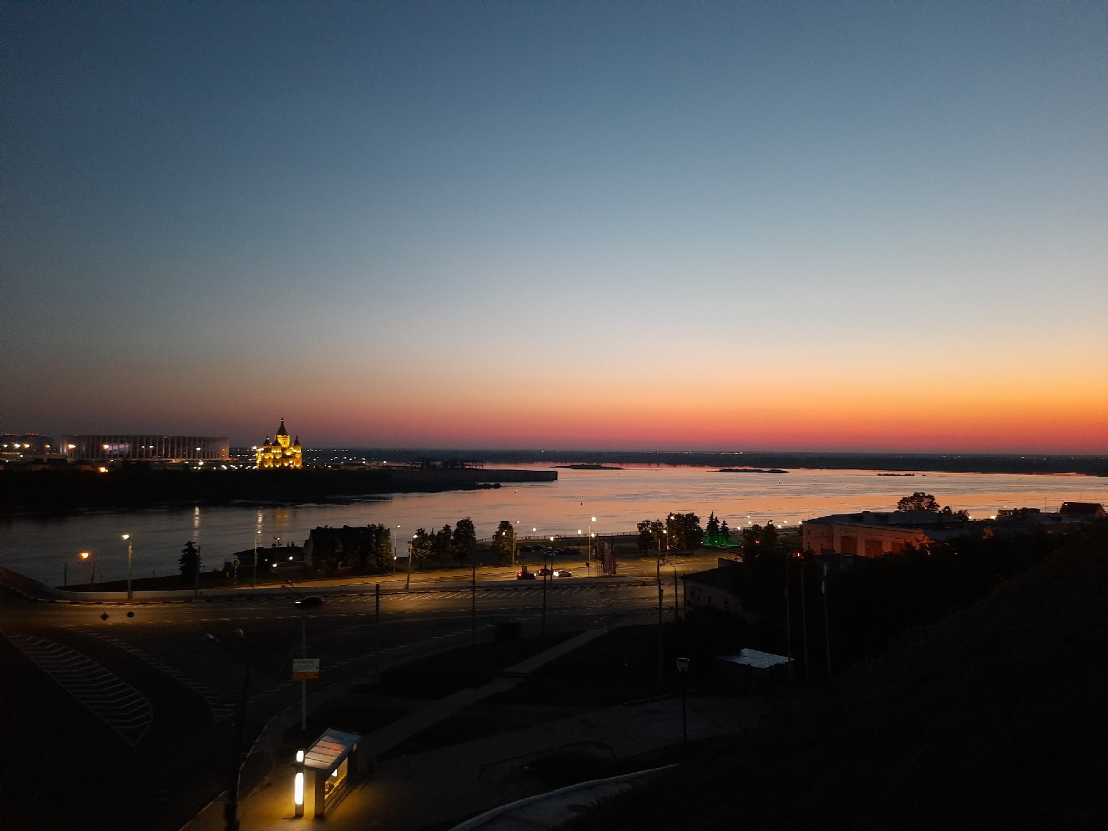 Без нижнего новгорода. Нижний Новгород Нижневолжская набережная столица закатов. Верхневолжская набережная Нижний Новгород 2022. Нижне Волжская набережная рассвет. Закаты в Нижнем Новгороде 2022.