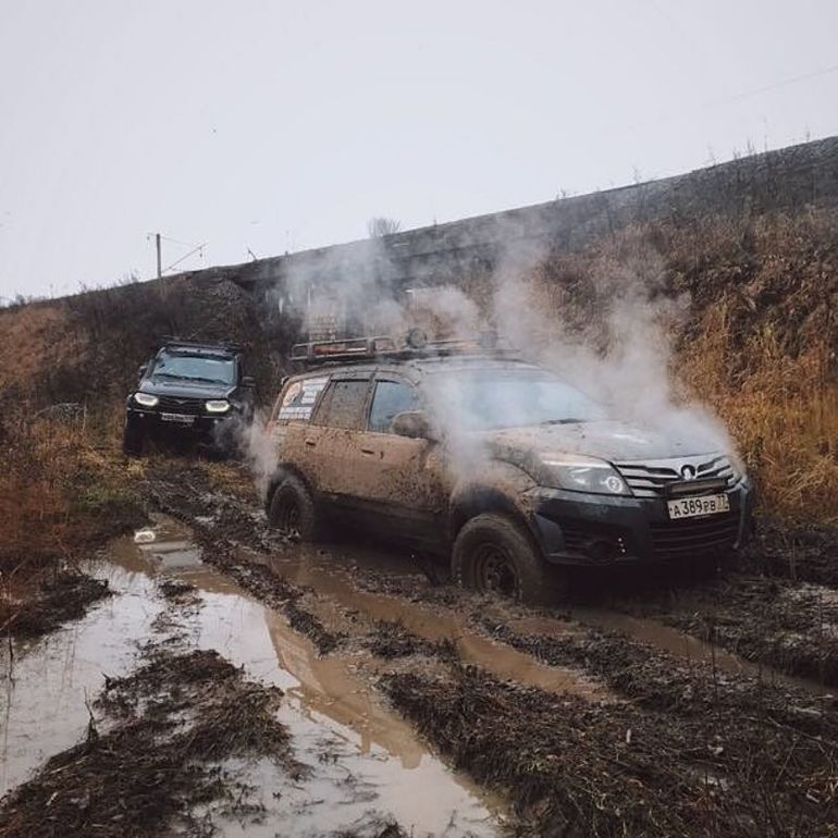 Хороший джип застрянет там, куда не каждый трактор доедет Хороший джип застрянет там, куда не каждый трактор доедет авто и мото,автомобили,автоновости,машины,Россия