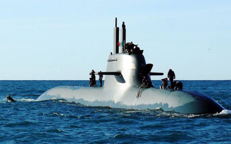 С пушкой на мачте из-под воды вмф,оружие