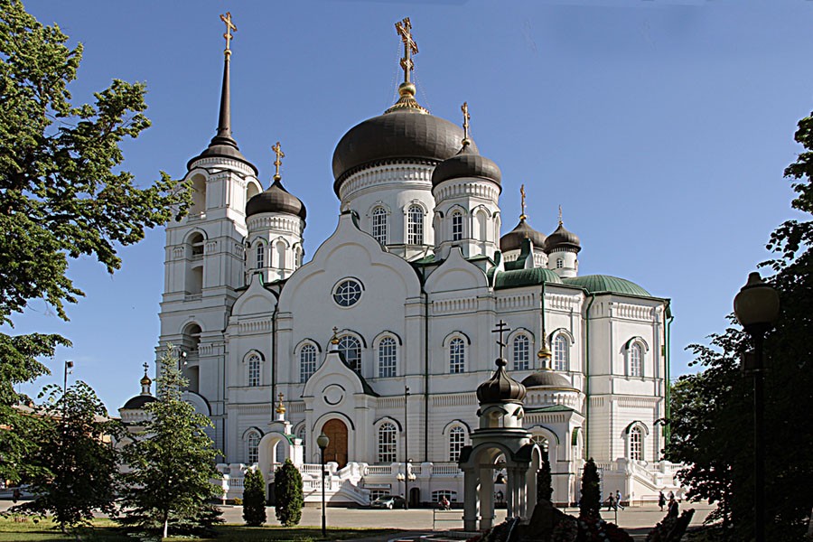 Воронежский находится. Архитектура Благовещенского кафедрального собора в Воронеже. Православные храмы Воронежа. Церковь на проспекте революции Воронеж. 6. Благовещенский кафедральный собор.