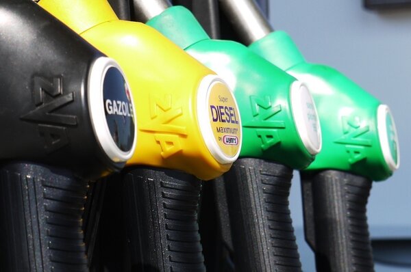 Россия ввела запрет: с 1 июня на Украине дефицит бензина и резкий скачок цен новости,события