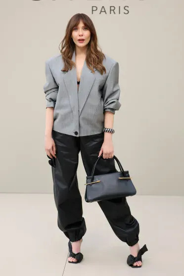 Наоми Уоттс, Елена Перминова, Элизабет Олсен и Диана Крюгер на модных показах в Париже марта, Уоттс, Крюгер, Диана, Олсен, Элизабет, Палвин, Барбара, показе, Елена, Перминова, Наоми, Неделя, посетили, мероприятий, 40летняя, надела, голое, синий, брючный