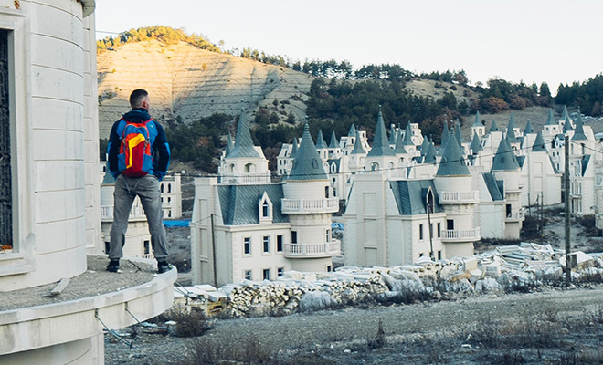 Город-призрак в Турции: заброшенные замки, в которых никто не живет. Видео Город-призрак в Турции: заброшенные замки, в которых никто не живет. Видео проекта, комплекс, Babas, замков, остается, приезжают, долине, Некоторые, ролики, собирают, просмотров, тысячи, одинаковыми, публикации, социальных, сетях, делают, популярным, среди, любителей