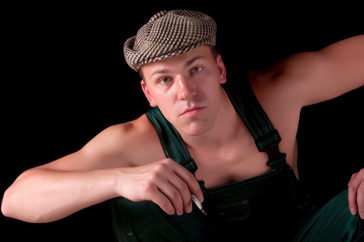 Если не можешь победить гопников силой, бери хитростью