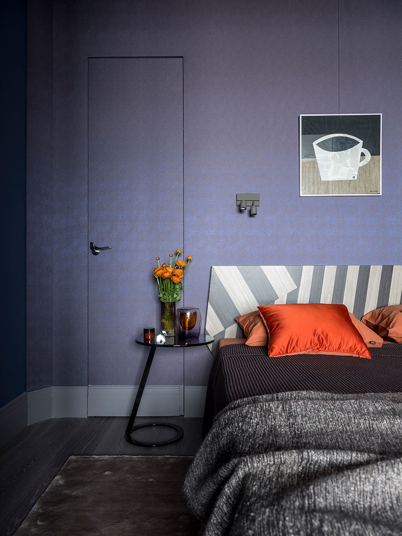 Глубокие оттенки и спрятанная спальня: необычная квартира студентки в Москве интерьер и дизайн