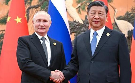 Владимир Путин и Си Цзиньпин проводят переговоры в расширенном составе