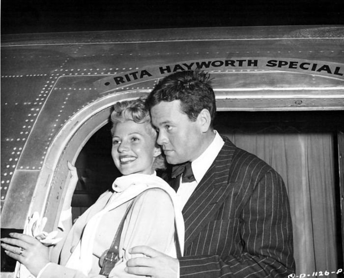 Орсон Уэллс и Рита Хейворт. / Фото: www.classichollywoodcentral.com Орсон Уэллс и Рита Хейворт. / Фото: www.classichollywoodcentral.com