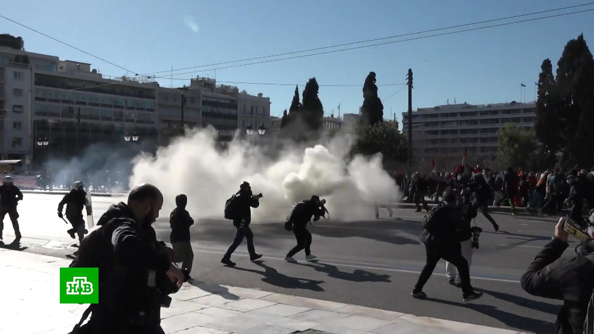 Против газов. Афины 2008 беспорядки. Вооруженные протесты в Греции.